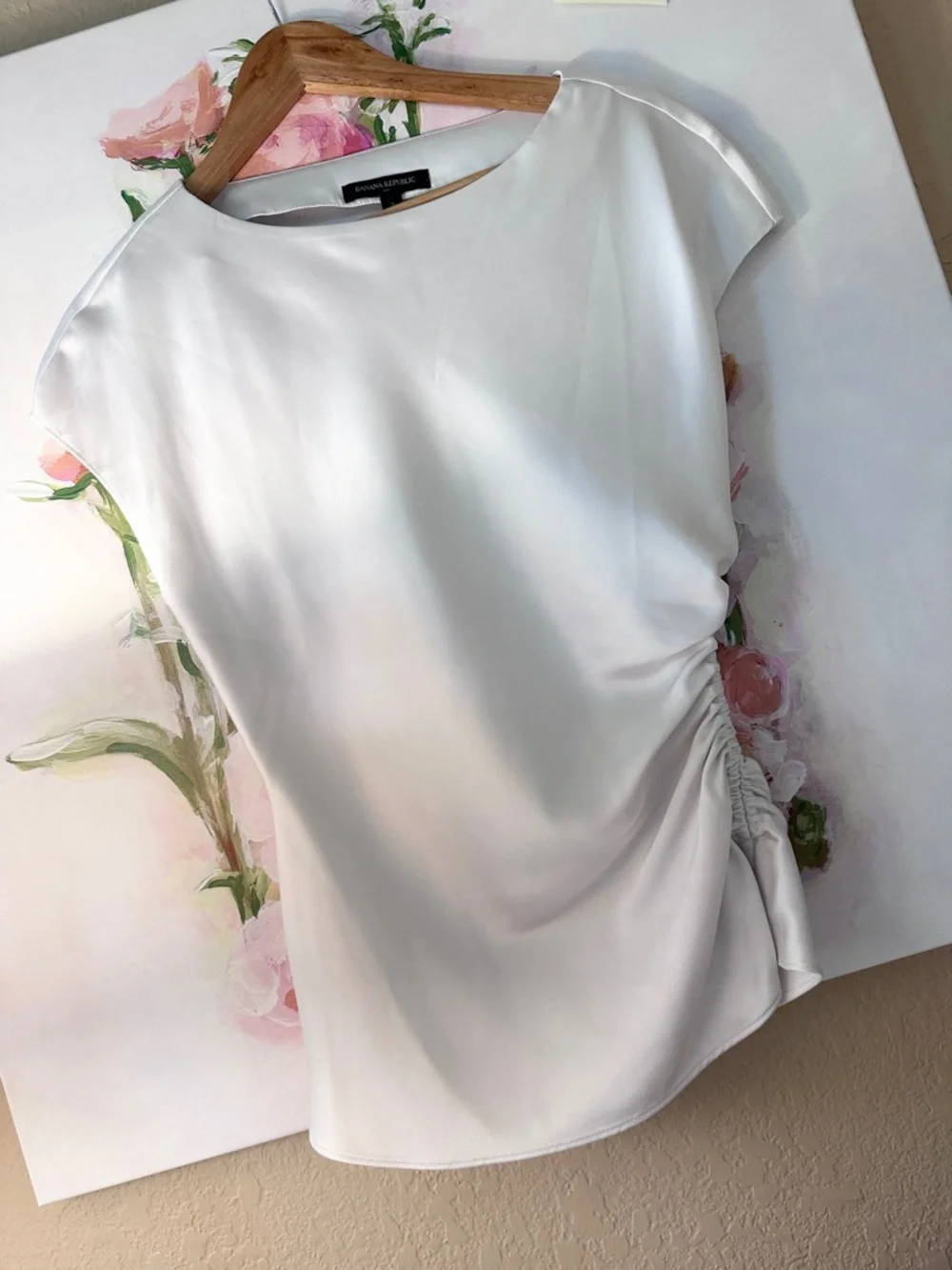 Banana Republic White Satin Side-Ruched Short Sleeve Top - Picture 2 of 3
